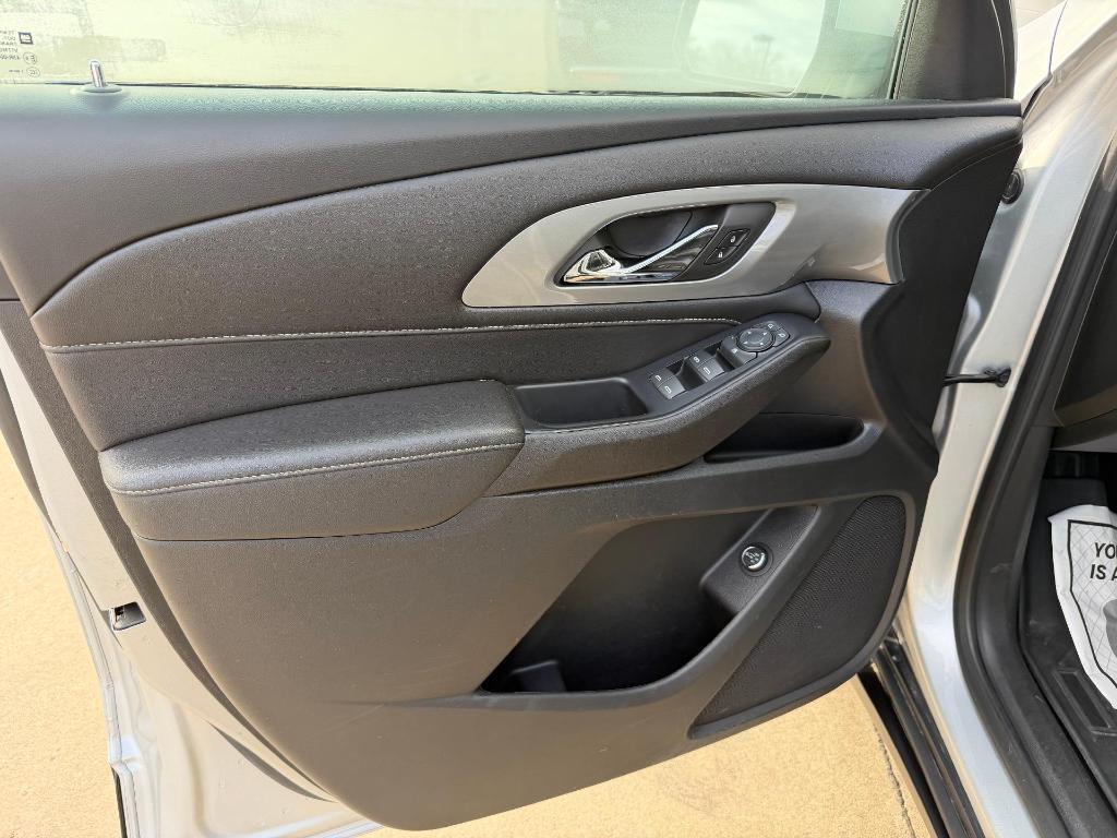 used 2022 Chevrolet Traverse car, priced at $28,900