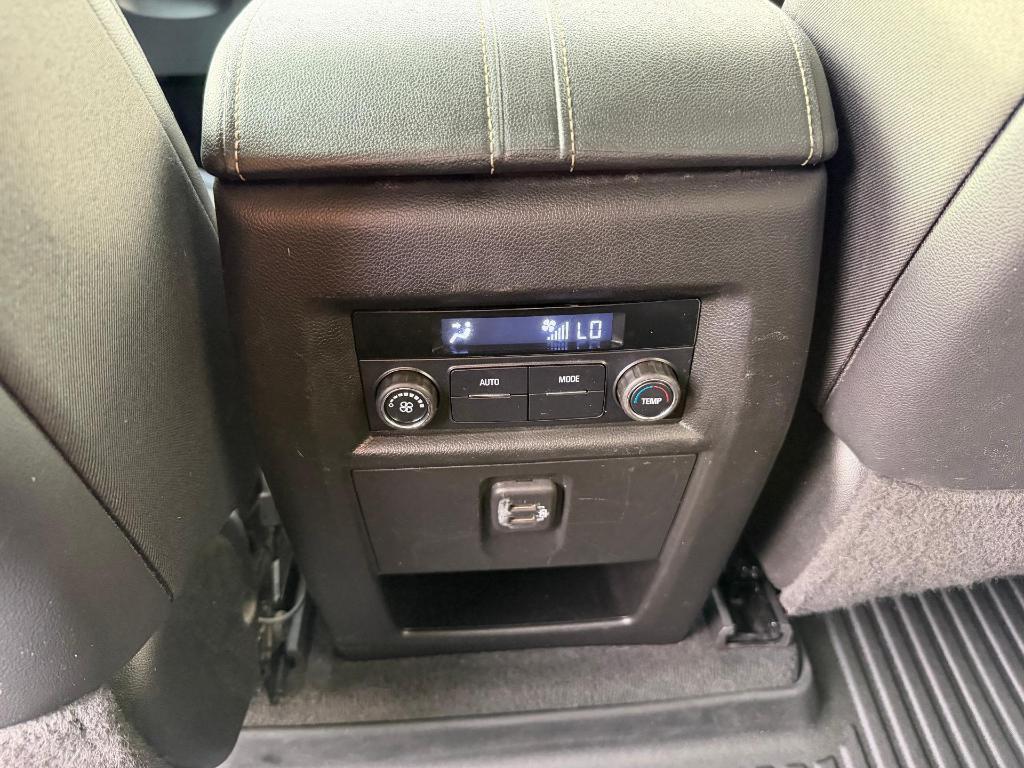 used 2022 Chevrolet Traverse car, priced at $28,900