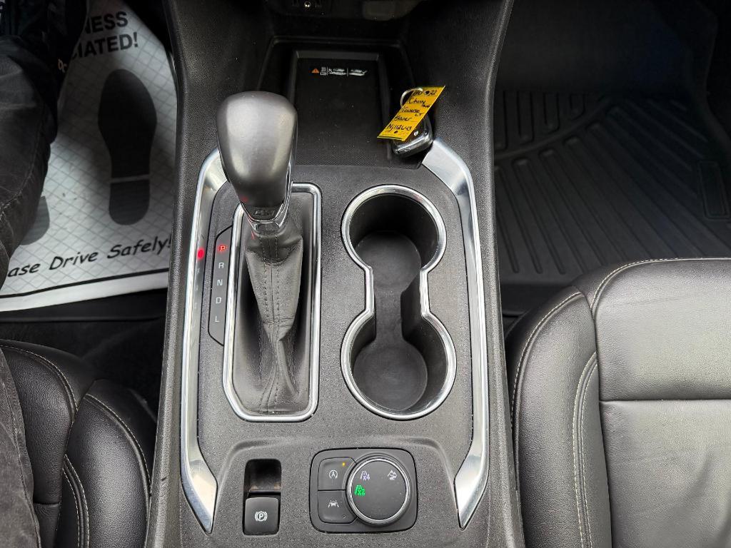 used 2022 Chevrolet Traverse car, priced at $28,900