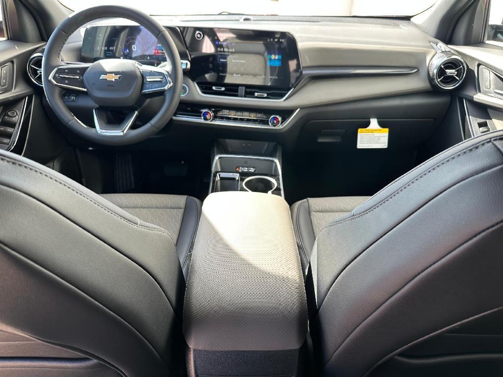 new 2025 Chevrolet Equinox car