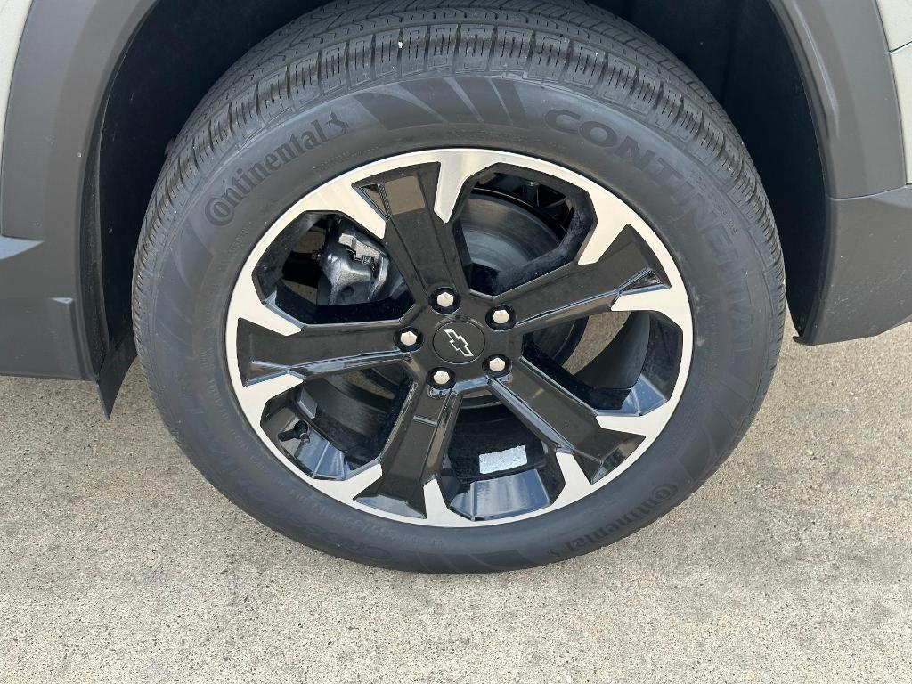 new 2026 Chevrolet Equinox car, priced at $34,645