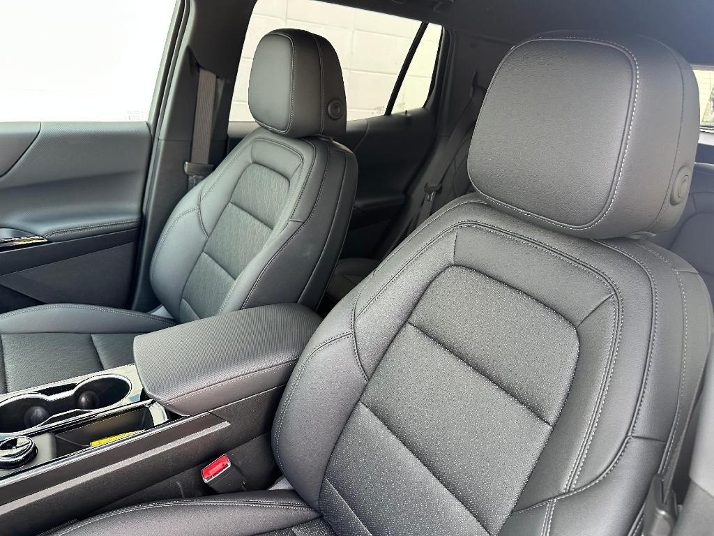 new 2026 Chevrolet Equinox car, priced at $34,645