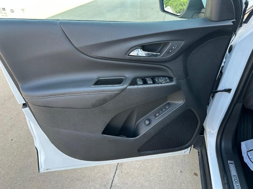 used 2022 Chevrolet Equinox car, priced at $27,900