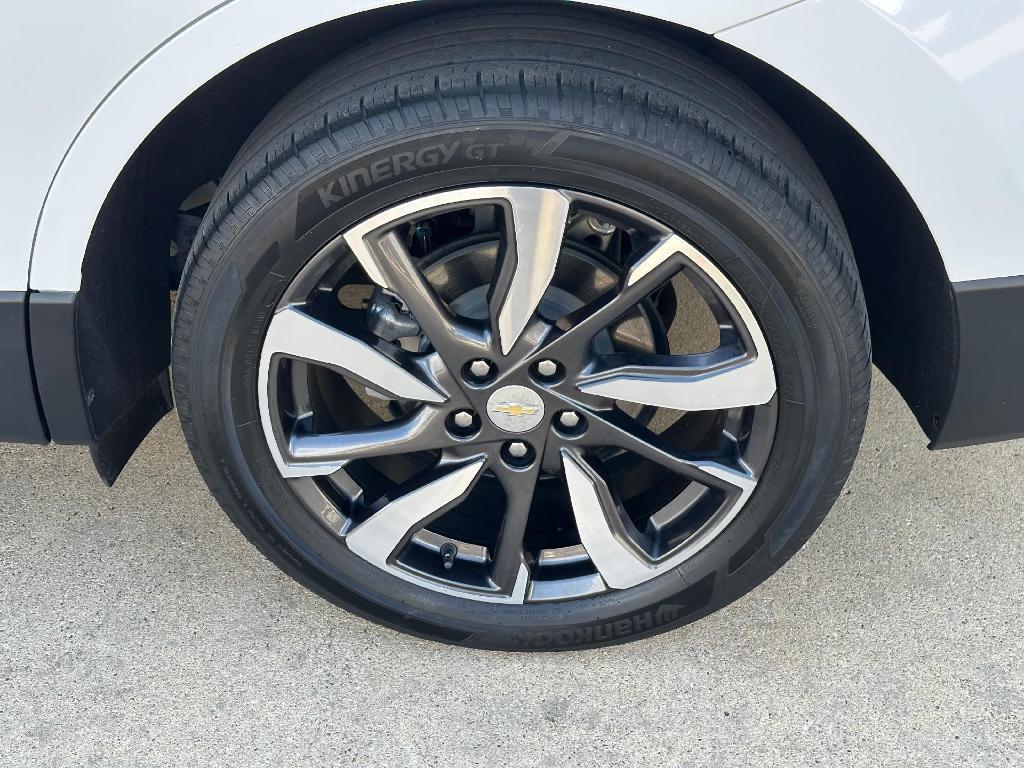 used 2022 Chevrolet Equinox car, priced at $27,900