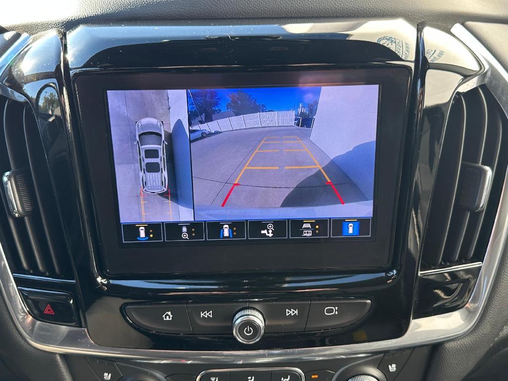 used 2022 Chevrolet Traverse car, priced at $29,900