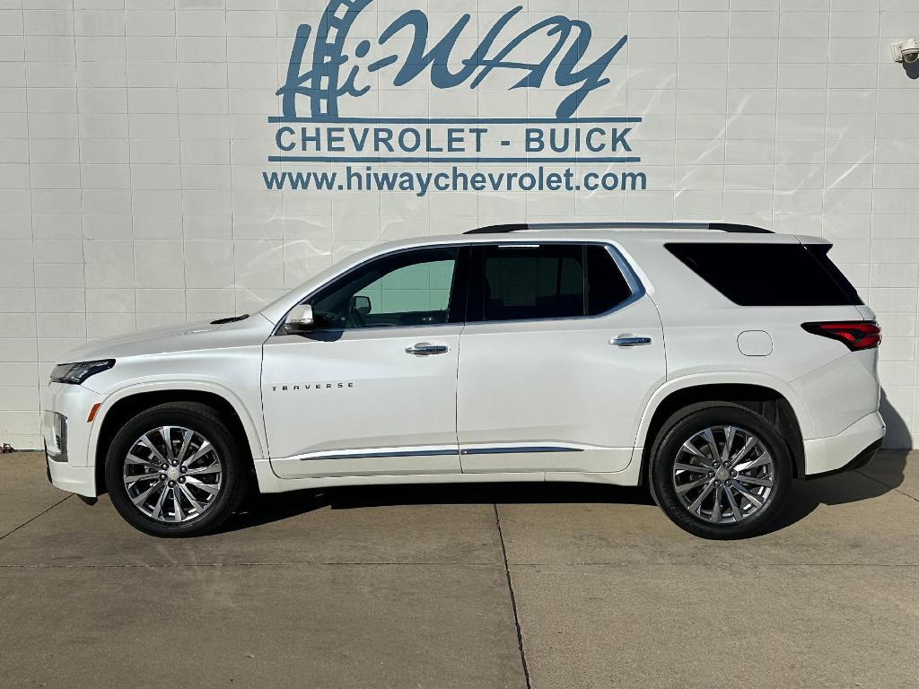 used 2022 Chevrolet Traverse car, priced at $29,900