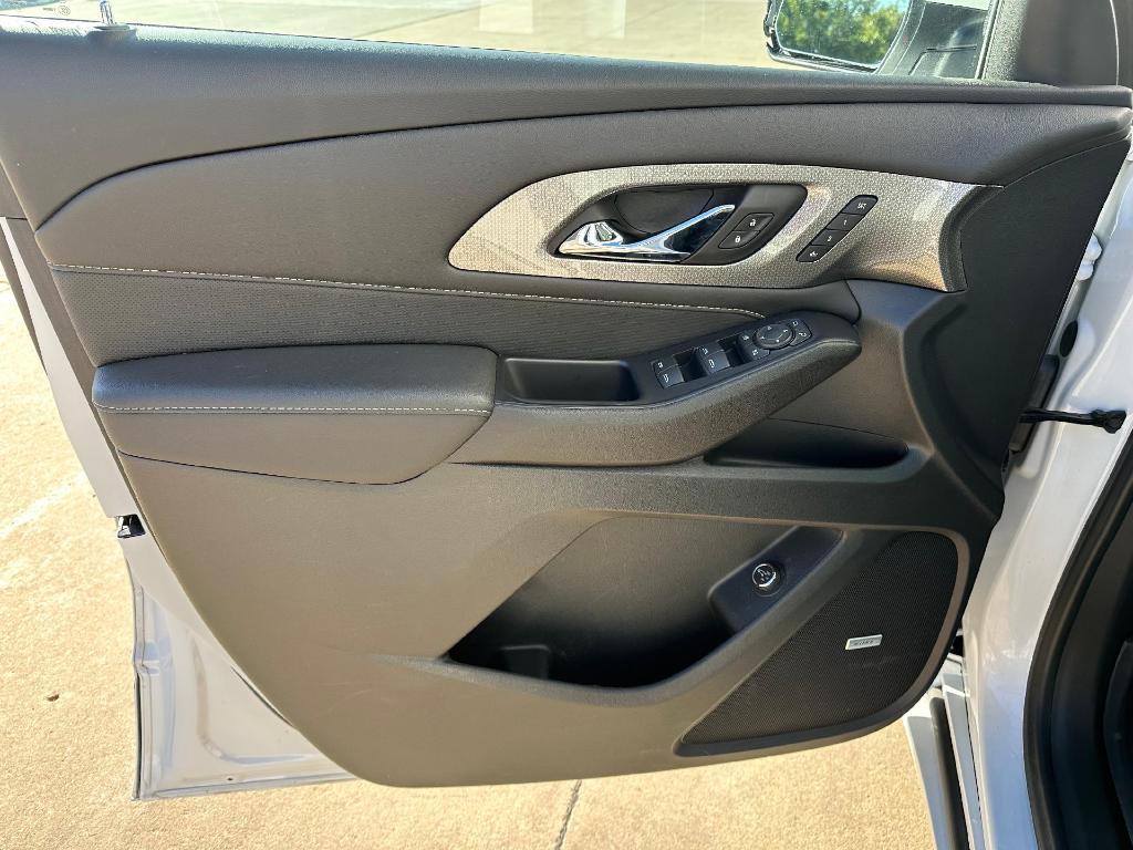used 2022 Chevrolet Traverse car, priced at $29,900