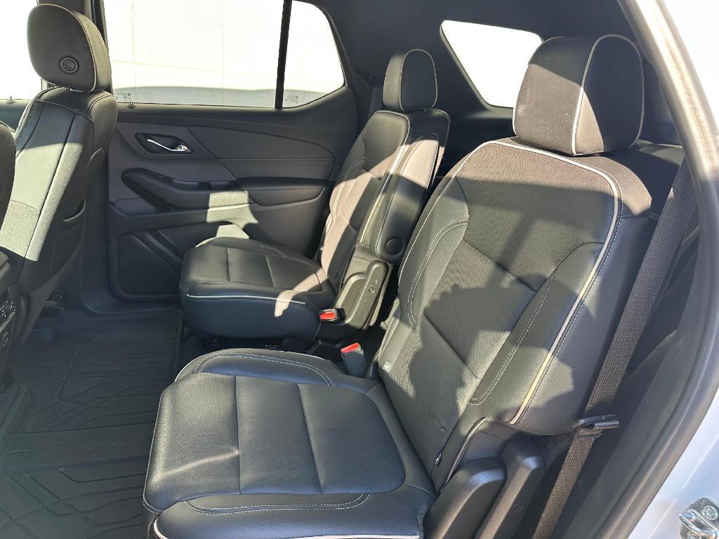 used 2022 Chevrolet Traverse car, priced at $29,900