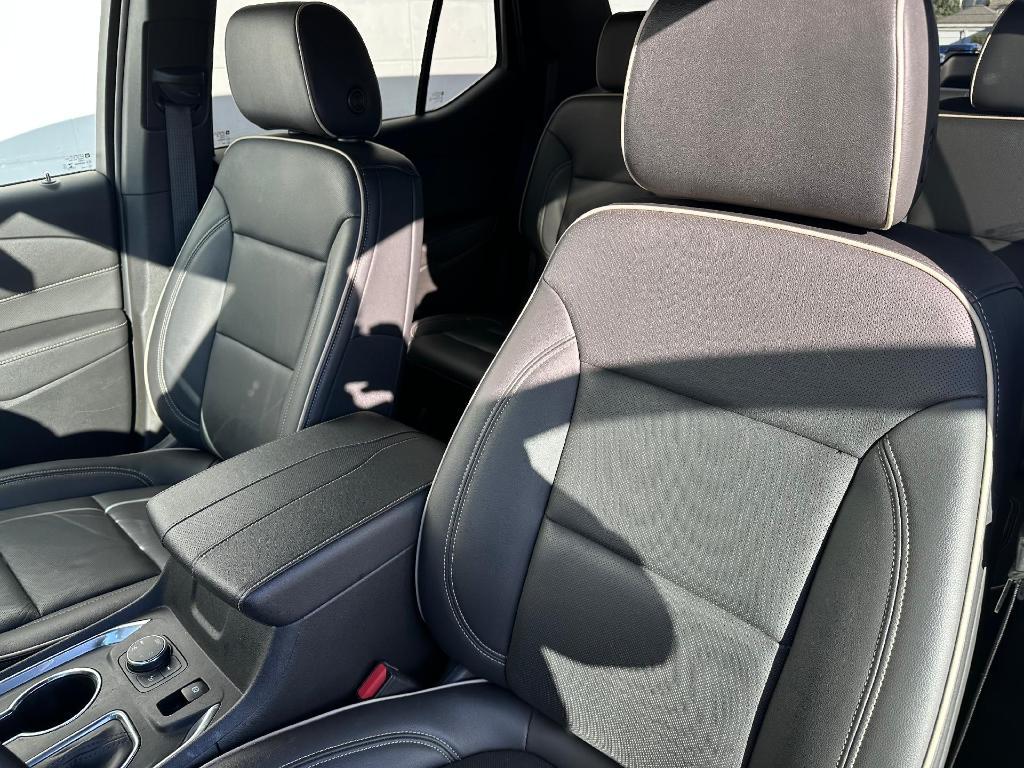 used 2022 Chevrolet Traverse car, priced at $29,900