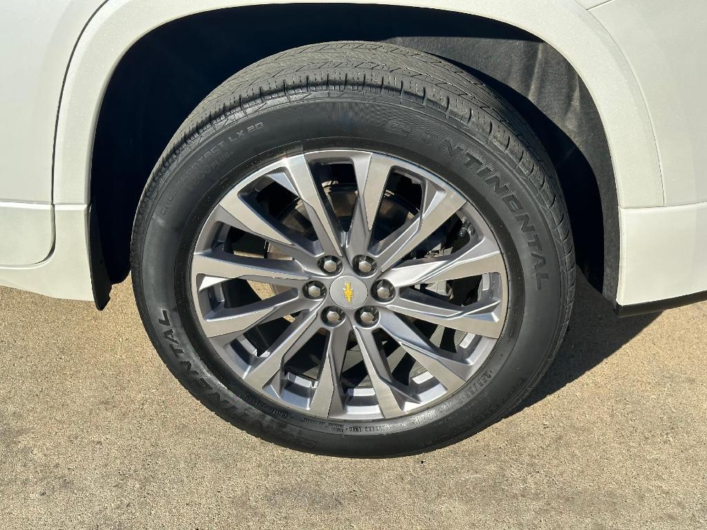 used 2022 Chevrolet Traverse car, priced at $29,900