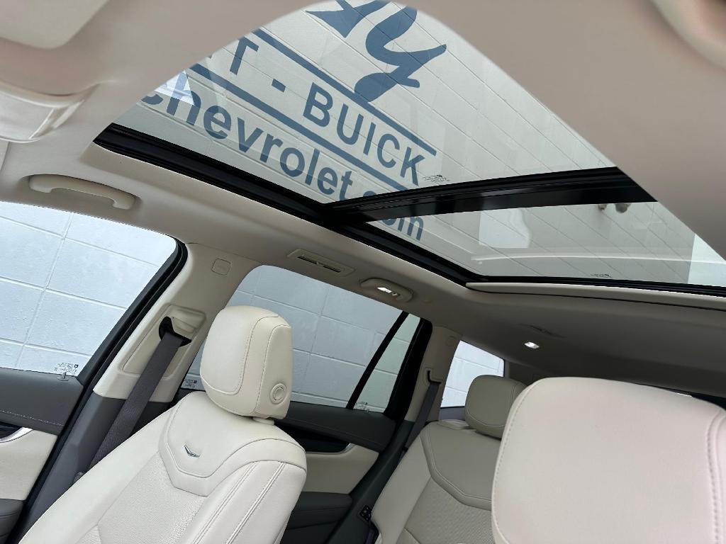 used 2022 Cadillac XT6 car, priced at $35,900