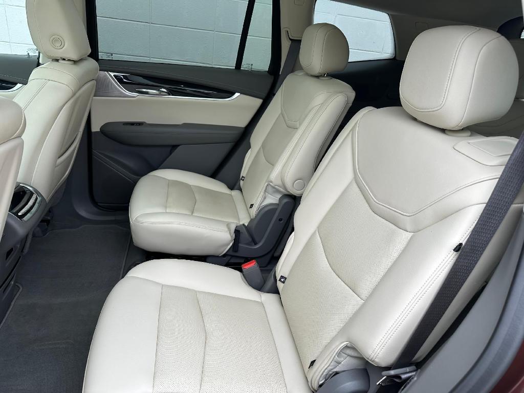 used 2022 Cadillac XT6 car, priced at $35,900