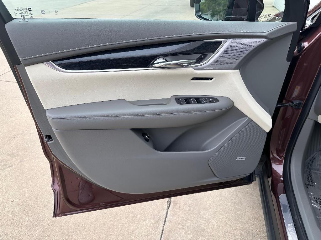 used 2022 Cadillac XT6 car, priced at $35,900