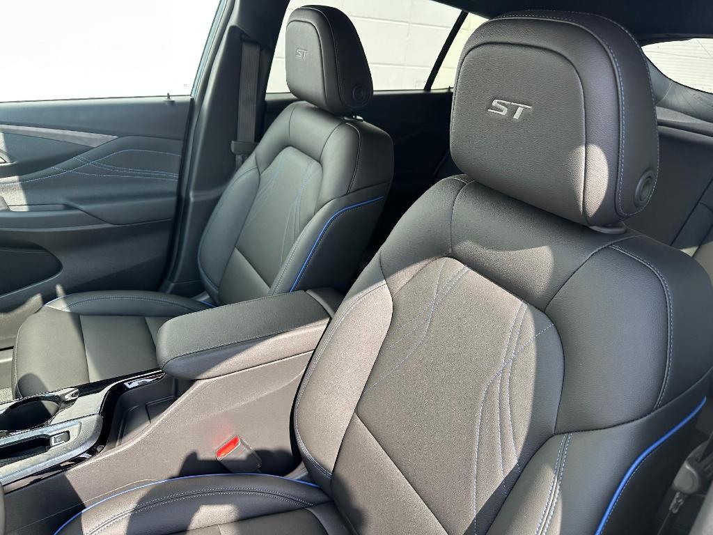 new 2025 Buick Envista car, priced at $29,275