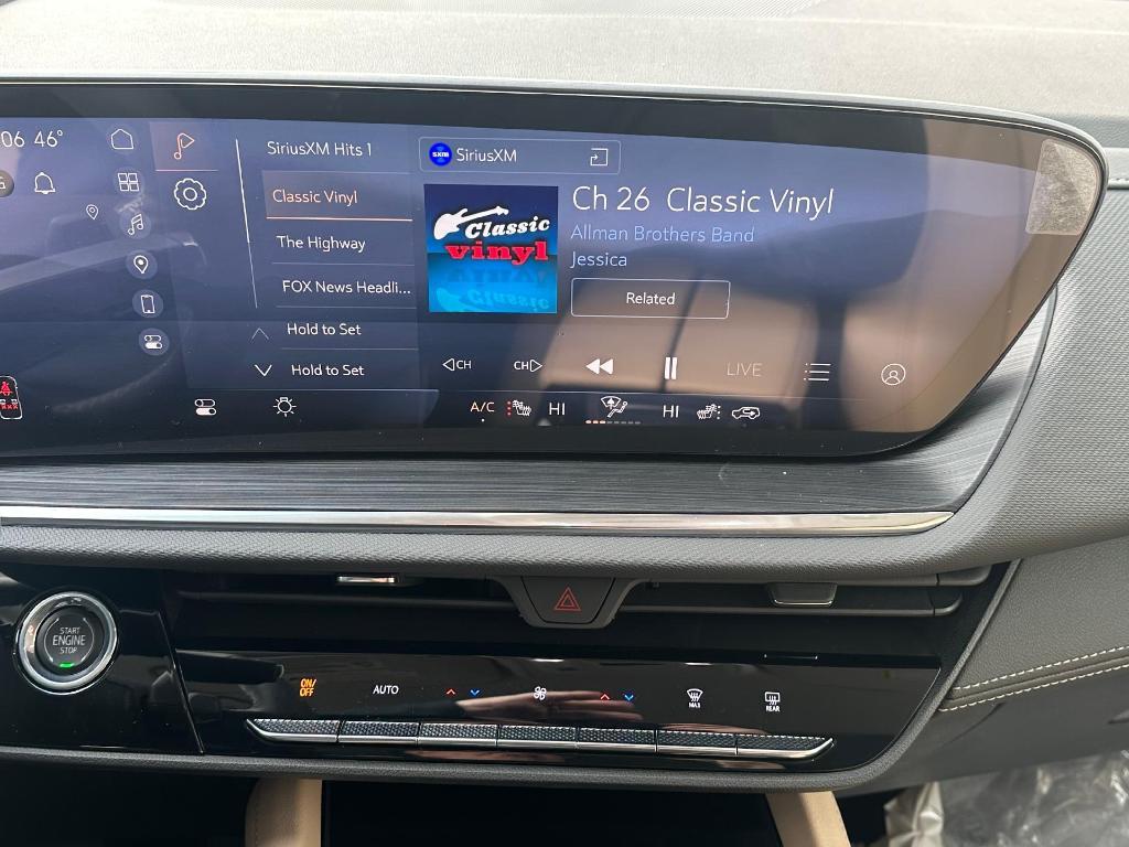 new 2025 Buick Envision car, priced at $39,245