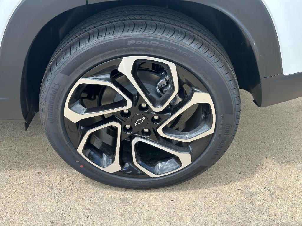 new 2025 Chevrolet Trax car, priced at $26,690
