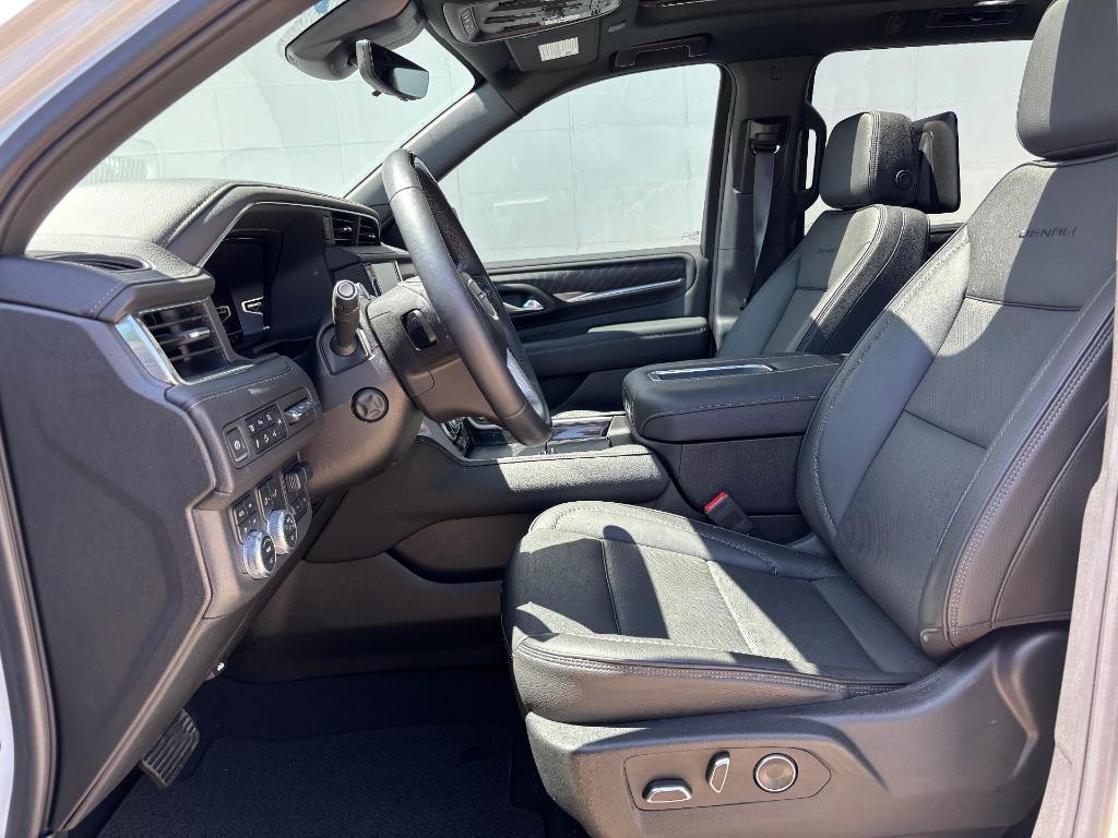 used 2023 GMC Yukon XL car, priced at $69,900