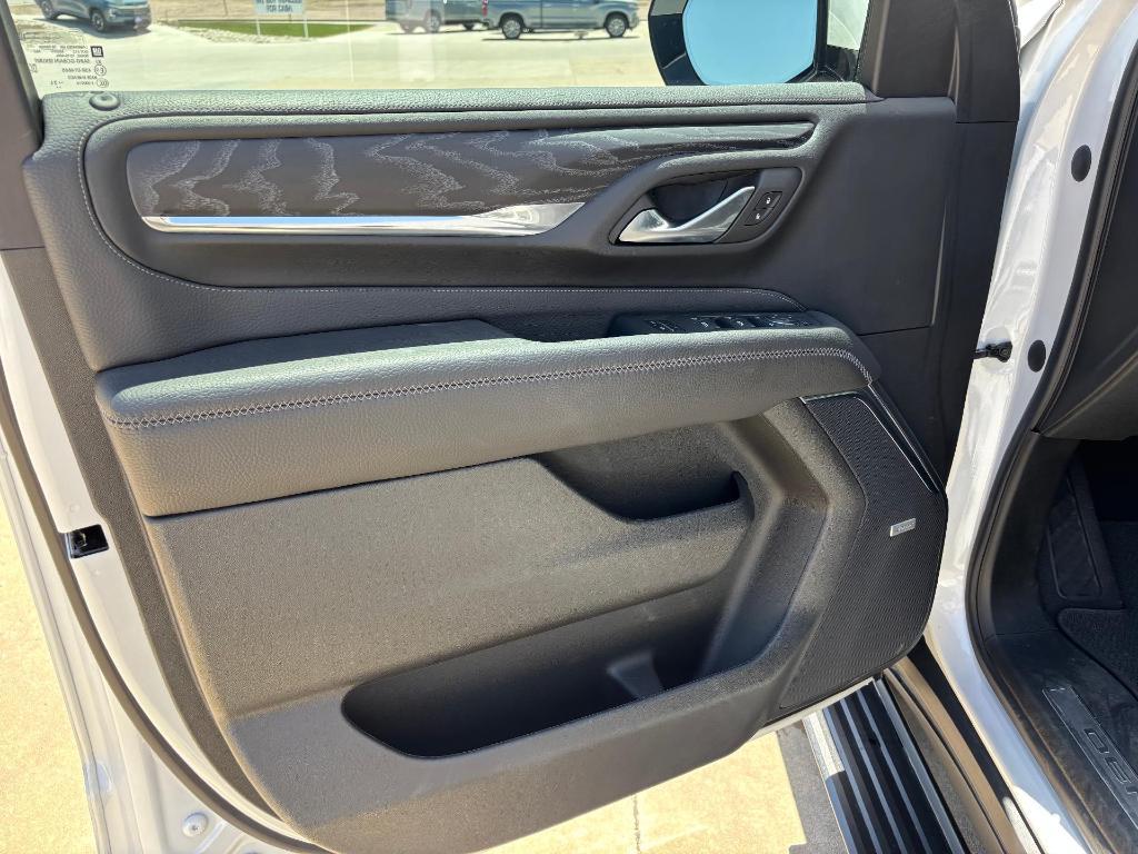 used 2023 GMC Yukon XL car, priced at $69,900