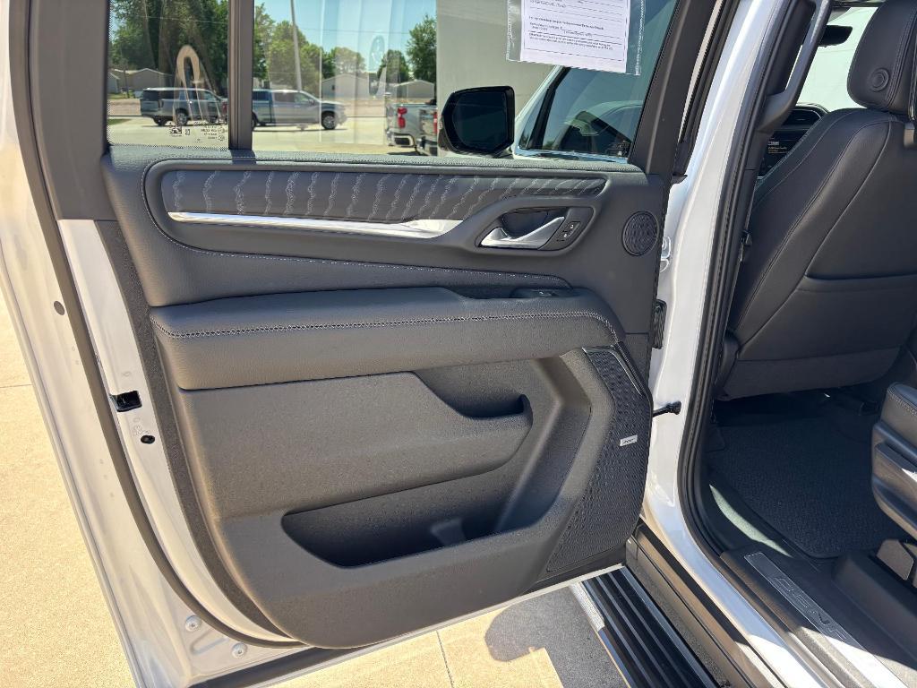 used 2023 GMC Yukon XL car, priced at $69,900