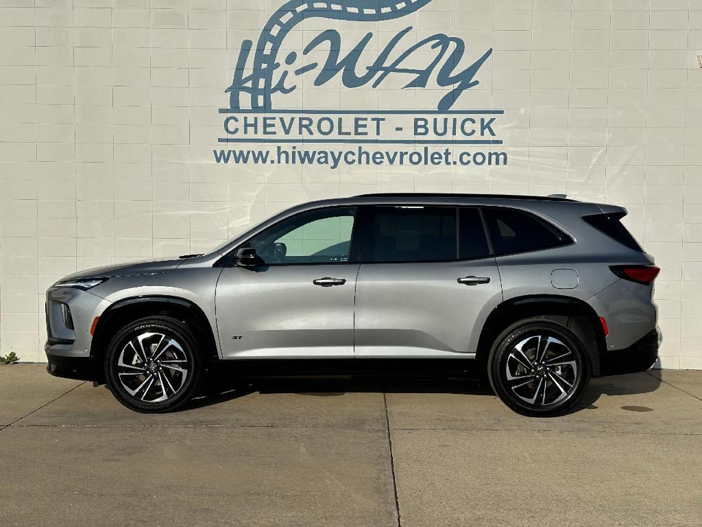 used 2025 Buick Enclave car, priced at $49,900