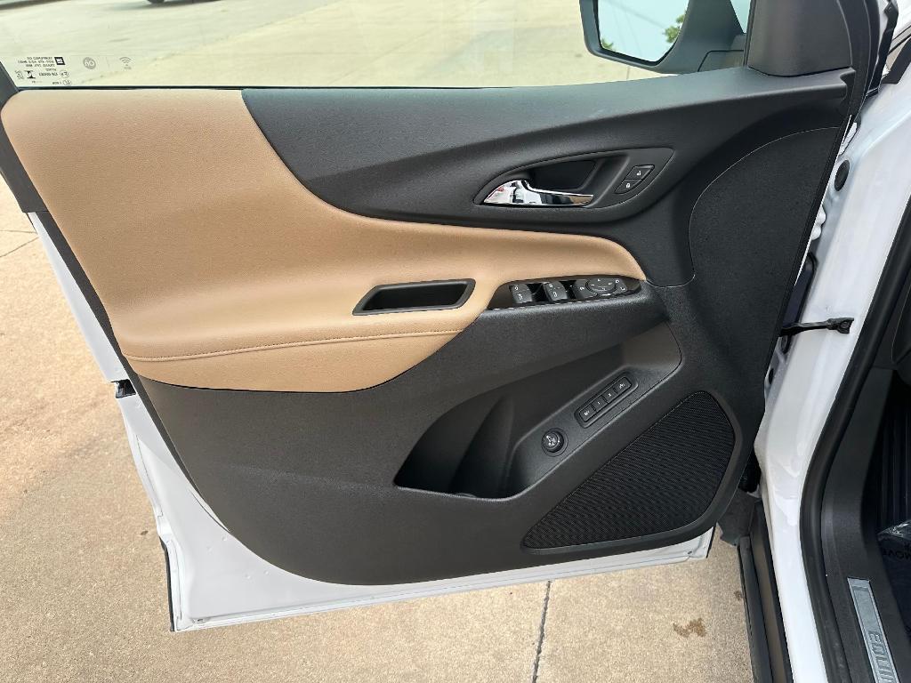 used 2023 Chevrolet Equinox car, priced at $29,900