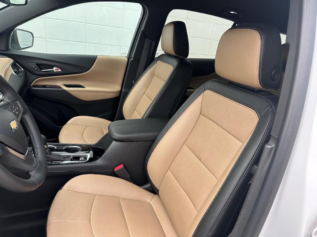 used 2023 Chevrolet Equinox car, priced at $29,900
