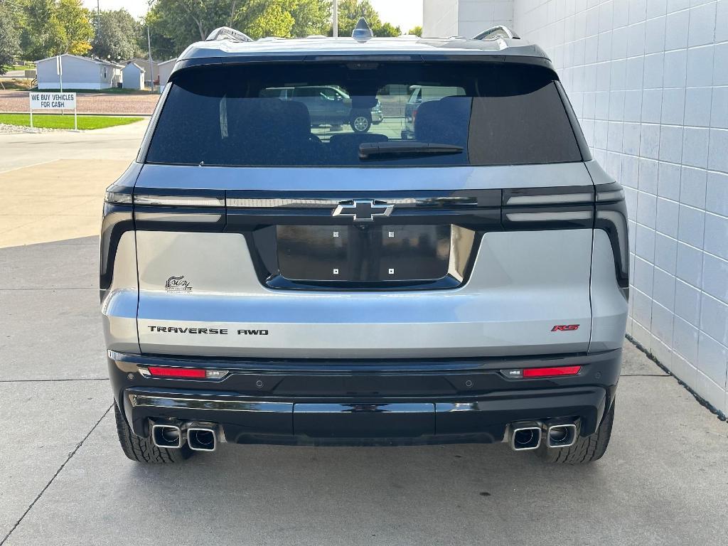 used 2024 Chevrolet Traverse car, priced at $52,900