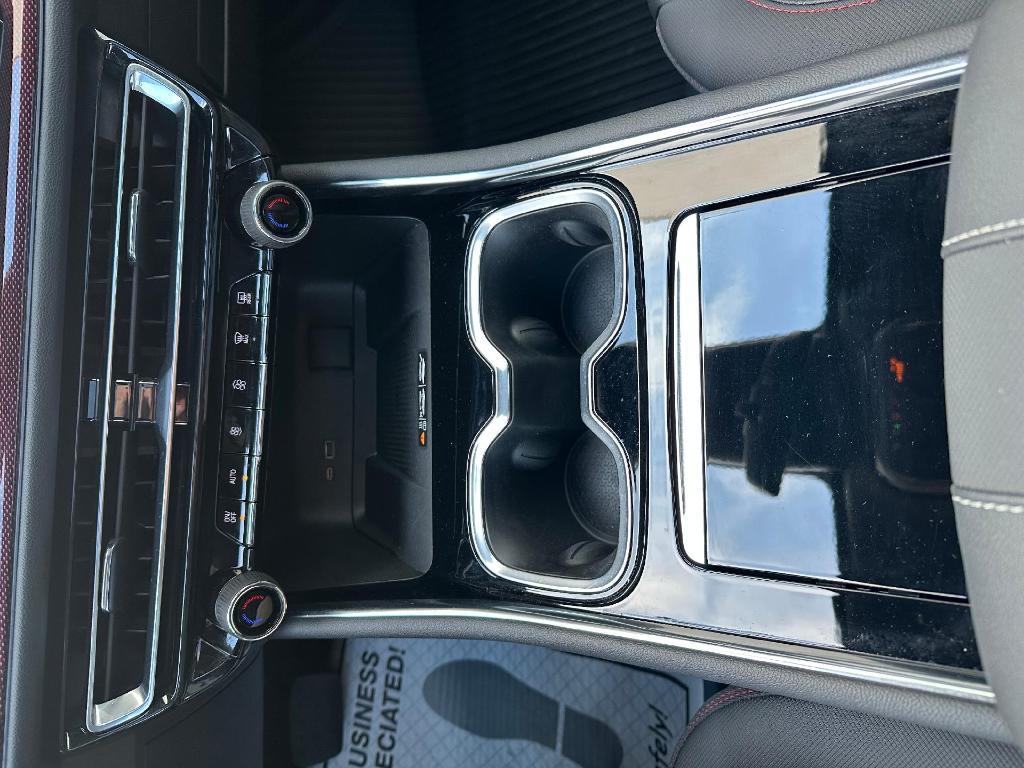 used 2024 Chevrolet Traverse car, priced at $52,900