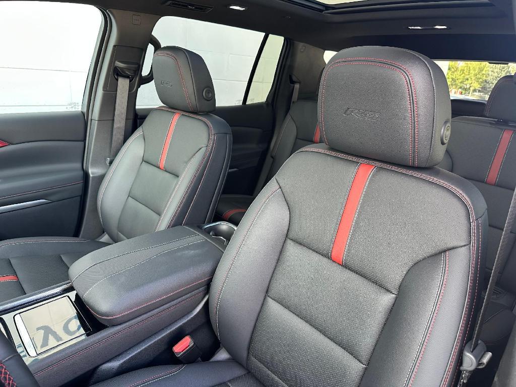 used 2024 Chevrolet Traverse car, priced at $52,900