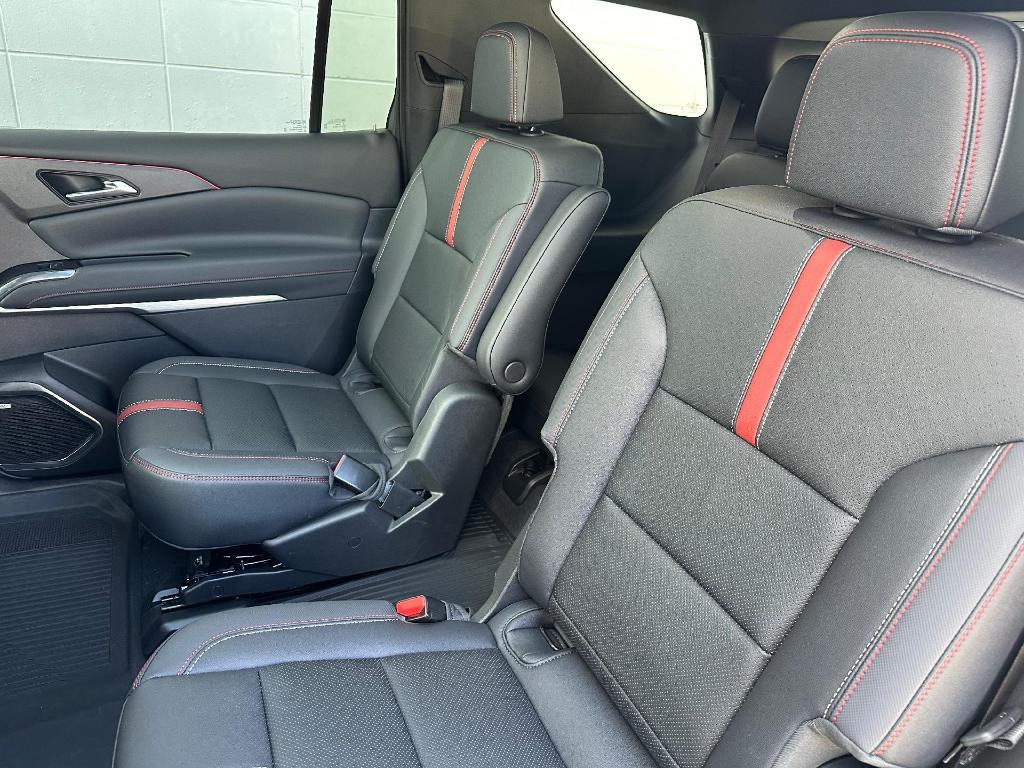 used 2024 Chevrolet Traverse car, priced at $52,900