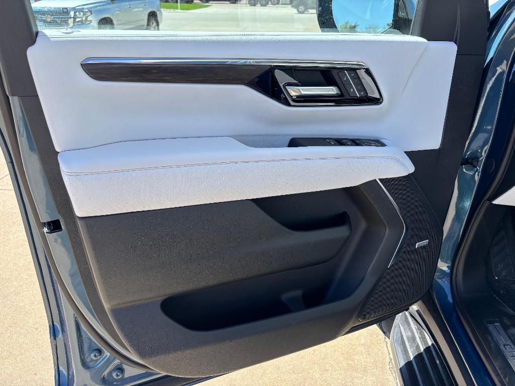new 2025 Chevrolet Suburban car, priced at $82,620