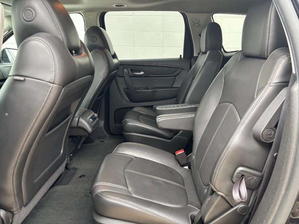 used 2014 Chevrolet Traverse car, priced at $13,900