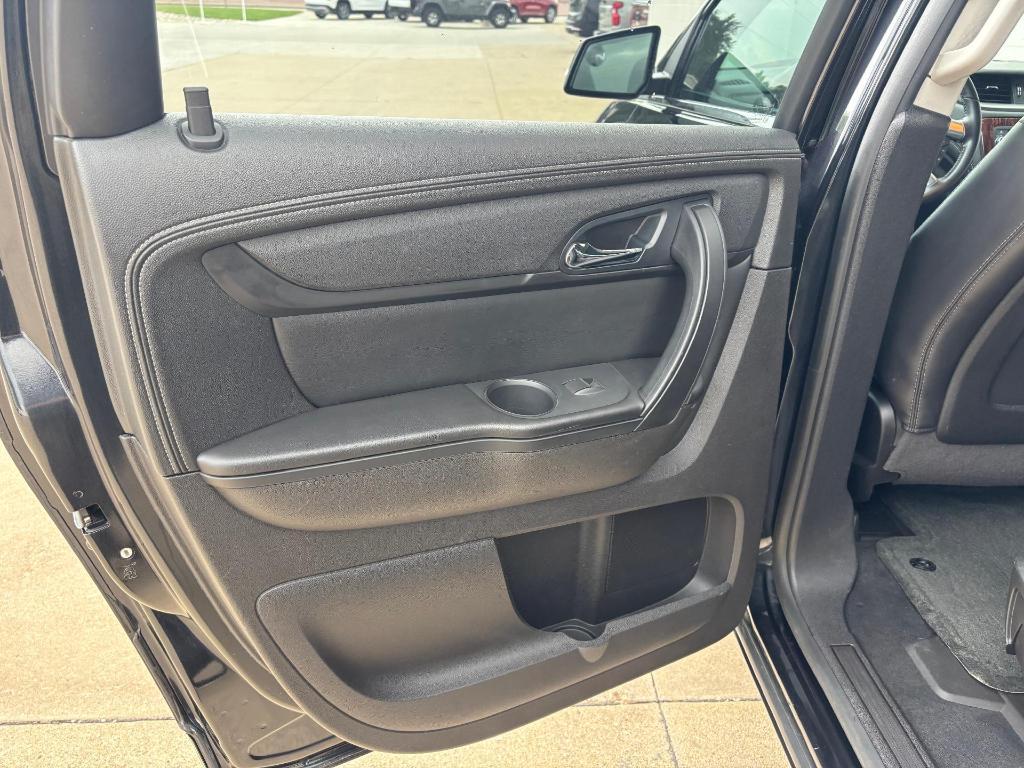 used 2014 Chevrolet Traverse car, priced at $13,900