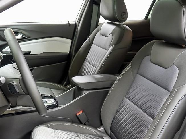 new 2025 Chevrolet Trax car, priced at $23,981