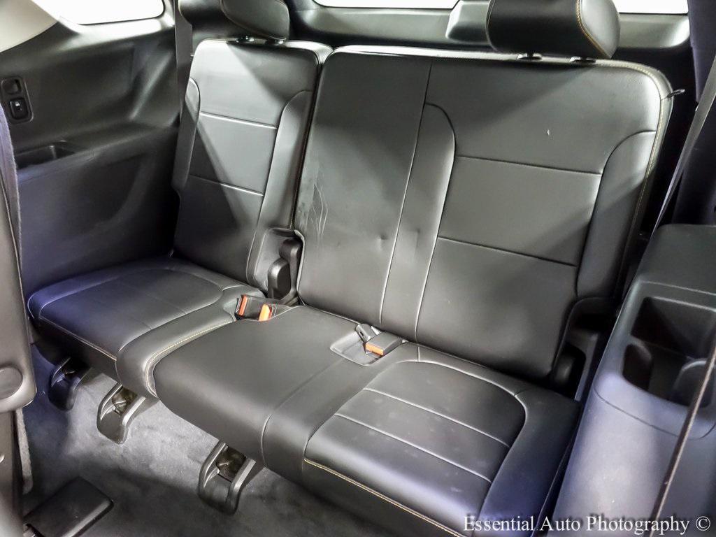 used 2021 Chevrolet Traverse car, priced at $29,491