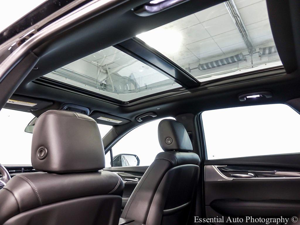 used 2020 Cadillac XT5 car, priced at $21,633