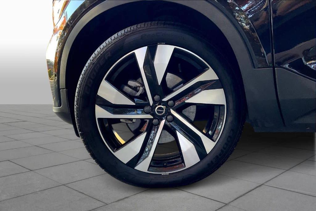 used 2024 Volvo XC40 car, priced at $32,962