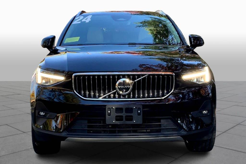 used 2024 Volvo XC40 car, priced at $32,962