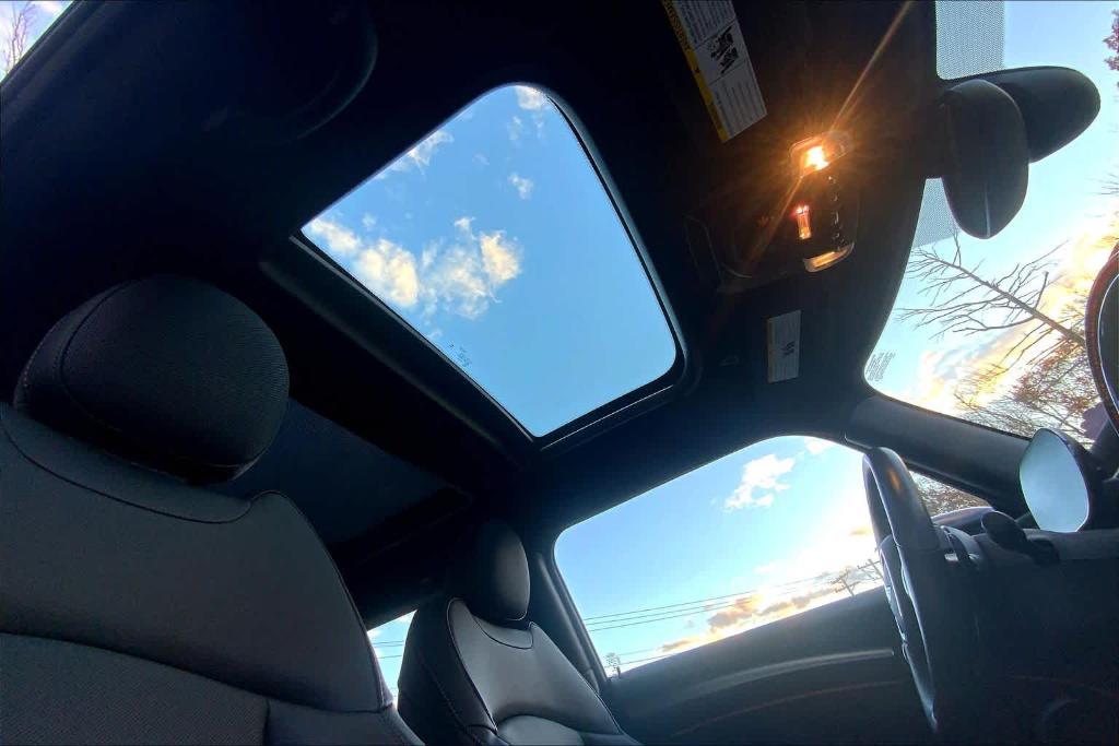 used 2023 MINI Hardtop car, priced at $25,764