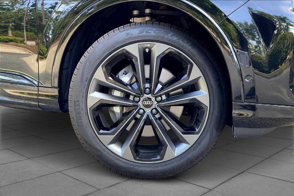 used 2025 Audi Q7 car, priced at $62,909