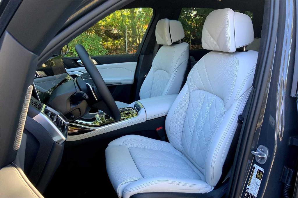 new 2026 BMW X7 car, priced at $97,155