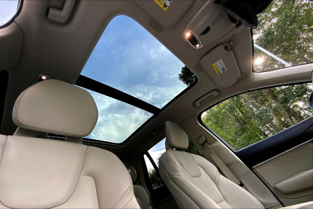 used 2020 Volvo XC90 car, priced at $30,499