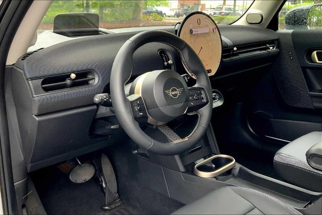 used 2025 MINI Hardtop car, priced at $31,998