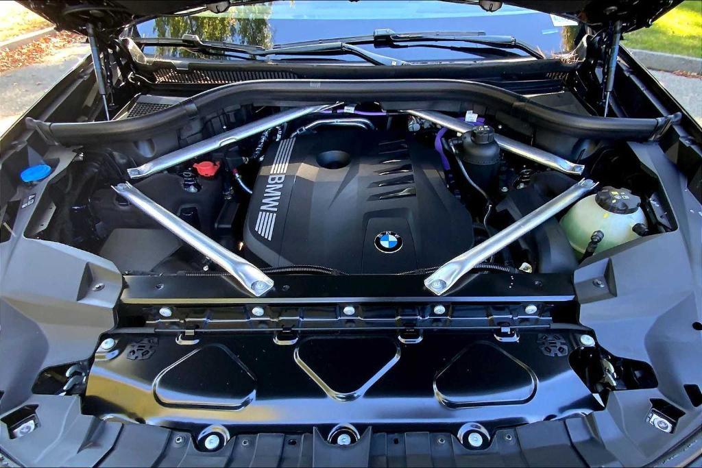 new 2026 BMW X7 car, priced at $93,655