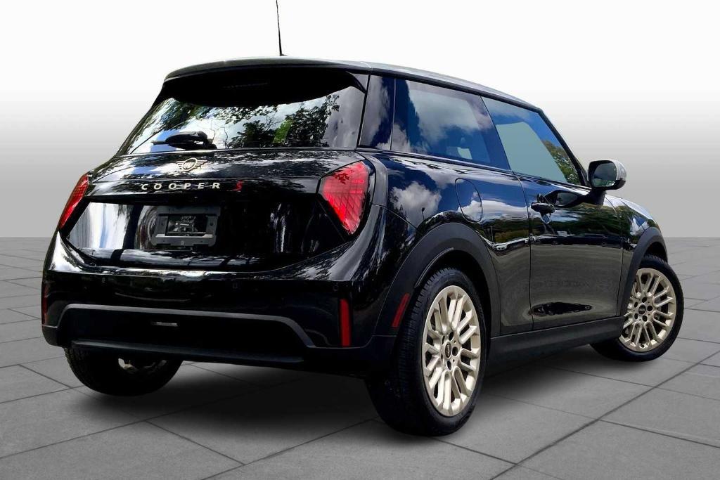 used 2025 MINI Hardtop car, priced at $30,281