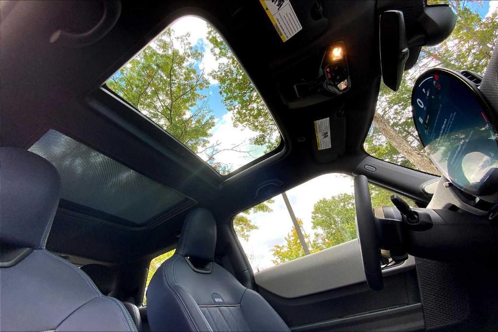 used 2025 MINI Hardtop car, priced at $30,281