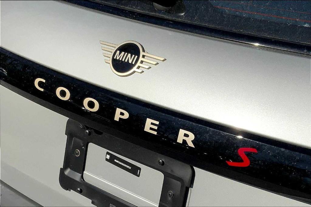 new 2025 MINI Hardtop car, priced at $36,905