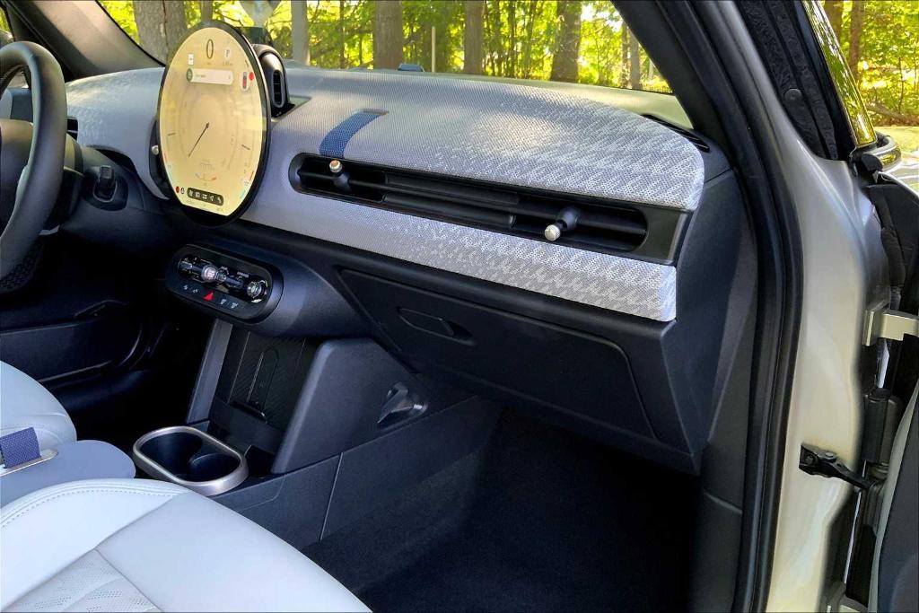 used 2025 MINI Hardtop car, priced at $31,524