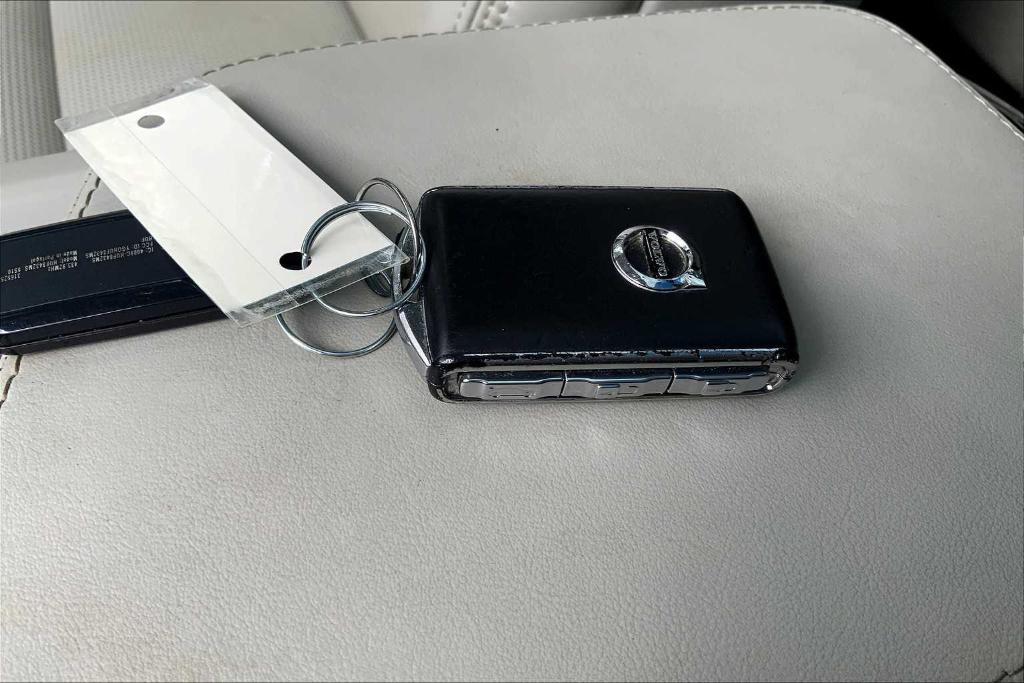 used 2021 Volvo XC90 Recharge Plug-In Hybrid car, priced at $34,481