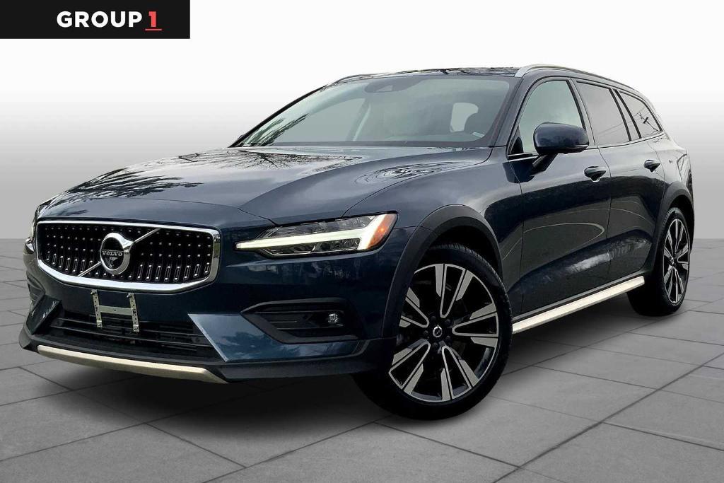 used 2020 Volvo V60 Cross Country car, priced at $30,995